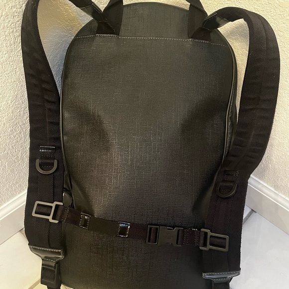 Authentic Gucci Black Leather Backpack - Picture 4 of 10